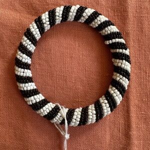 Stylish Black and White Beaded Bracelet